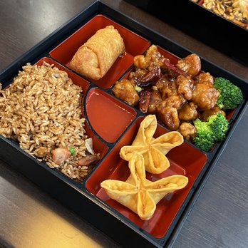 Hashi Asian Cuisine - Lunch Special - General Tso's Chicken, Crab Rangoon, Egg Roll, Fried Rice - Asian Fusion Near Me - Derby, Connecticut Hashi Asian Cuisine - Lunch Special - General Tso's Chicken, Crab Rangoon, Egg Roll, Fried Rice - Asian Fusion Near Me - Derby, Connecticut
