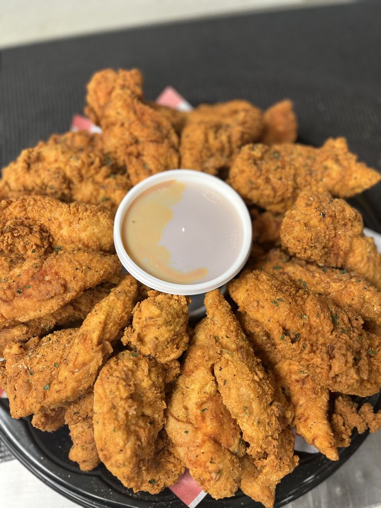 Food from Traditionz Wings & Grill