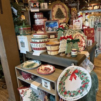 Cracker Barrel Old Country Store - Southern Near Me - Mount Vernon, Illinois