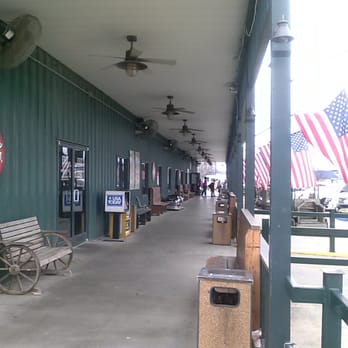 Lamberts Cafe - Set and enjoy the view - American Near Me - Sikeston, Missouri