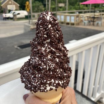 Chloe'S Corner - Soft serve with chocolate Jimmies - Ice Cream & Frozen Yogurt Near Me - Philadelphia, Pennsylvania