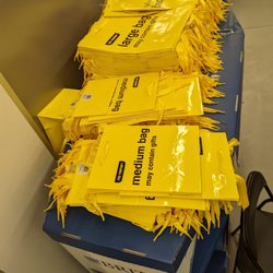 Dave & Charlotte's No Frills - No Name gift bags