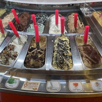 BAR e Snackbar Capriccio - Gelato flavours - Bars Near Me - Taormina, Maine