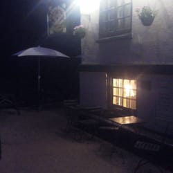 The Three Horseshoes