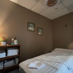 Deep Relief Massage - Whether you want deep tissue therapeutic massage or a relaxing, stress-release massage, we've got the expert massage therapists for you!