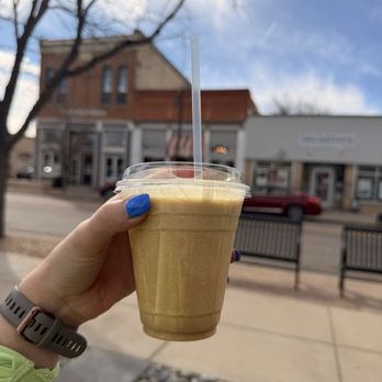 Fox Dog Coffee - Arctic Fox (vanilla latte slushie) - Coffee & Tea Near Me - Erie, Colorado Fox Dog Coffee - Arctic Fox (vanilla latte slushie) - Coffee & Tea Near Me - Erie, Colorado