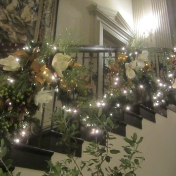 Filoli - Garland on the Grand Staircase - Botanical Gardens Near Me - Woodside, California Filoli - Garland on the Grand Staircase - Botanical Gardens Near Me - Woodside, California