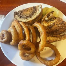 Reuben with Onion Rings