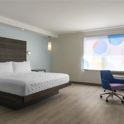 Tru by Hilton Chicopee Springfield - Guest room