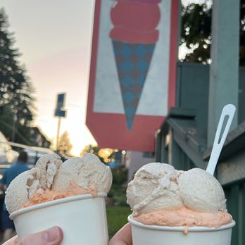 Mike's Ice Cream - Snickerdoodle & pumkin pie. Double scoop. Both were super creamy & delicious. - Ice Cream & Frozen Yogurt Near Me - Hood River, Oregon Mike's Ice Cream - Snickerdoodle & pumkin pie. Double scoop. Both were super creamy & delicious. - Ice Cream & Frozen Yogurt Near Me - Hood River, Oregon