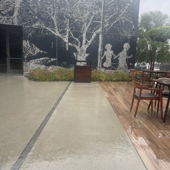 Wall Writers Coffee - The beautiful outside - Coffee & Tea Near Me - Irvine, California