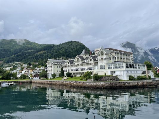 Kviknes Hotel by null