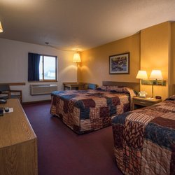 Crossroads Inn - Standard Room with 2 Queen Beds