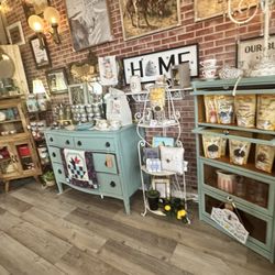 Madeline's Vintage Marketplace