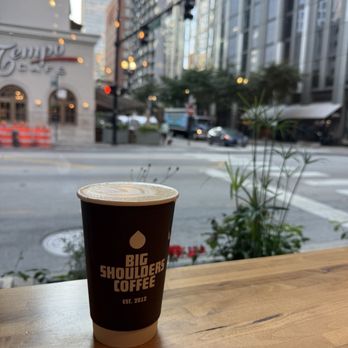 Big Shoulders Coffee - Large Vanilla Latte (it comes with 4 shots of espresso). - Coffee Roasteries Near Me - Chicago, Illinois
