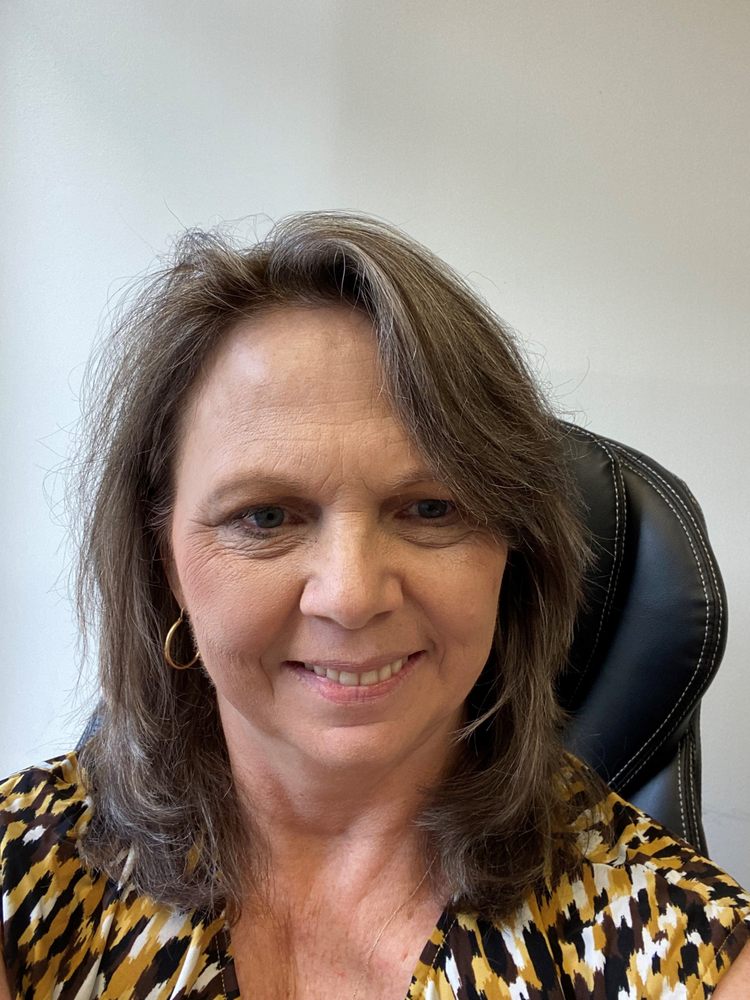 THE FRINGE SALON & SPA Updated June 2024 11 Photos 2616 G