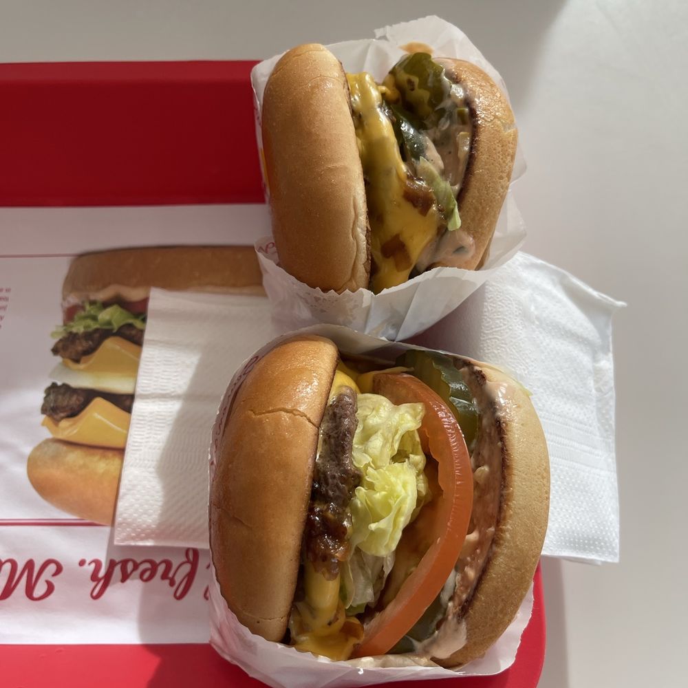 In-N-Out Burger - cheeseburgers Animal style - Burgers Near Me - Redlands, California In-N-Out Burger - cheeseburgers Animal style - Burgers Near Me - Redlands, California
