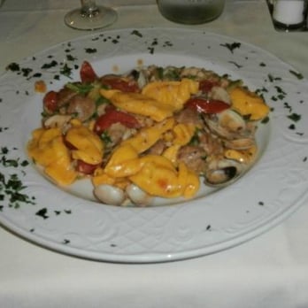 Moletto - Caramelle ripiene di Orata con sugo alle Vongole e Pomodorini - Italian Near Me - Pesaro, 57 Moletto - Caramelle ripiene di Orata con sugo alle Vongole e Pomodorini - Italian Near Me - Pesaro, 57