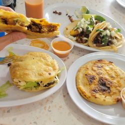 Tacos Y Pupusas