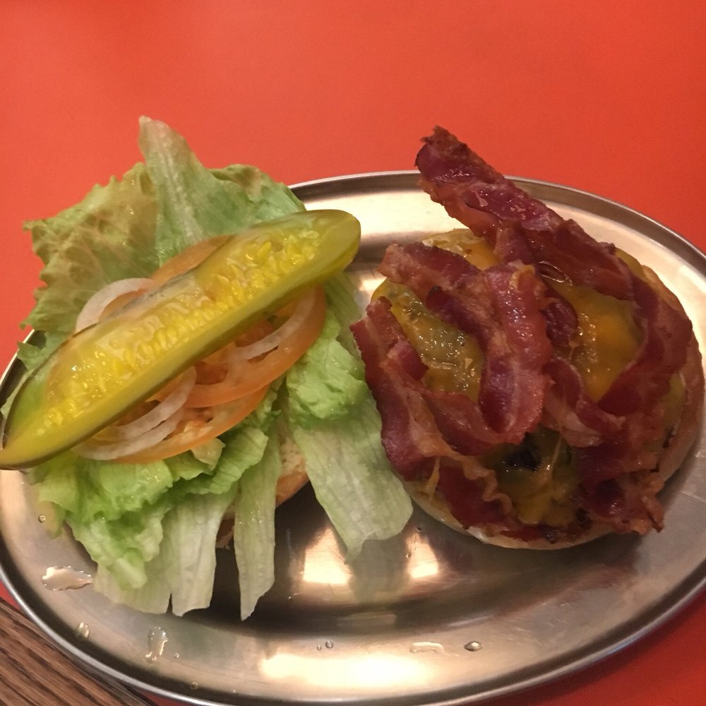 Butchers Diner - Cheeseburger with bacon - American Near Me - Melbourne, VIC