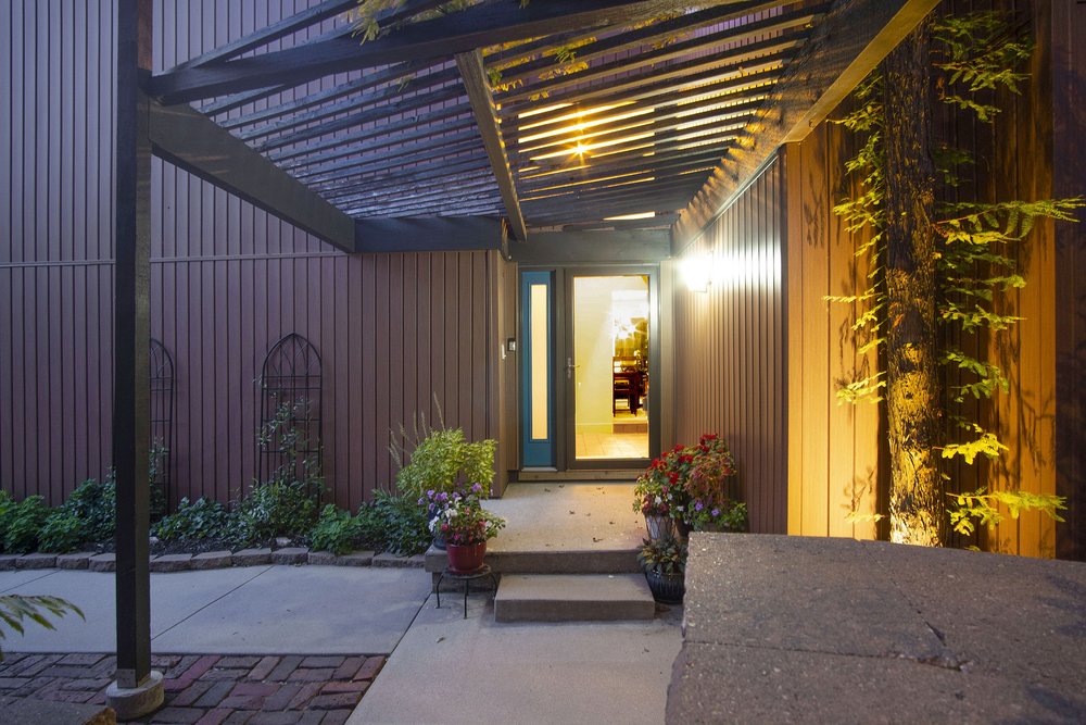 BIG PICTURE REAL ESTATE GROUP Updated April 2024 32 Photos 7000
