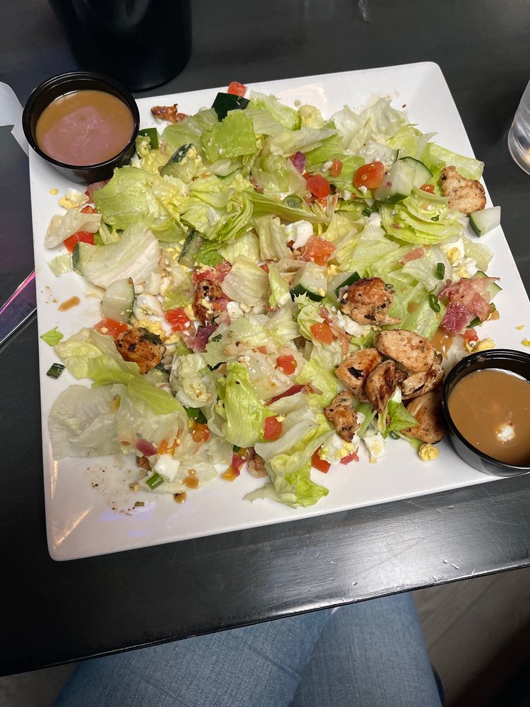 CLUTCH KITCHEN & POUR HOUSE Updated June 2024 137 Photos & 73 Reviews 601 S Cedar St