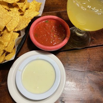 La Casa Mexicana - Chips Queso Salsa Margarita - Mexican Near Me - Edwardsville, Illinois