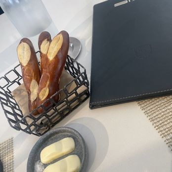 Restaurant 917 - New American Near Me - Carson, California