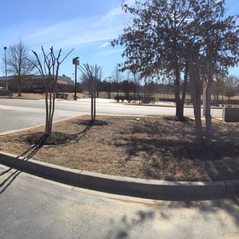 La Quinta by Wyndham Memphis Wolfchase - The view of restaurants from the hotel. - Hotels Near Me - Memphis, Tennessee La Quinta by Wyndham Memphis Wolfchase - The view of restaurants from the hotel. - Hotels Near Me - Memphis, Tennessee