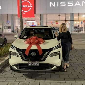 Cerritos Nissan - Car Dealers Near Me - Cerritos, California