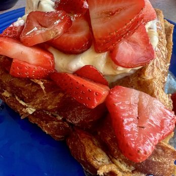 Crest Cafe - Creme Brulee French Toast - Cafes Near Me - San Diego, California Crest Cafe - Creme Brulee French Toast - Cafes Near Me - San Diego, California