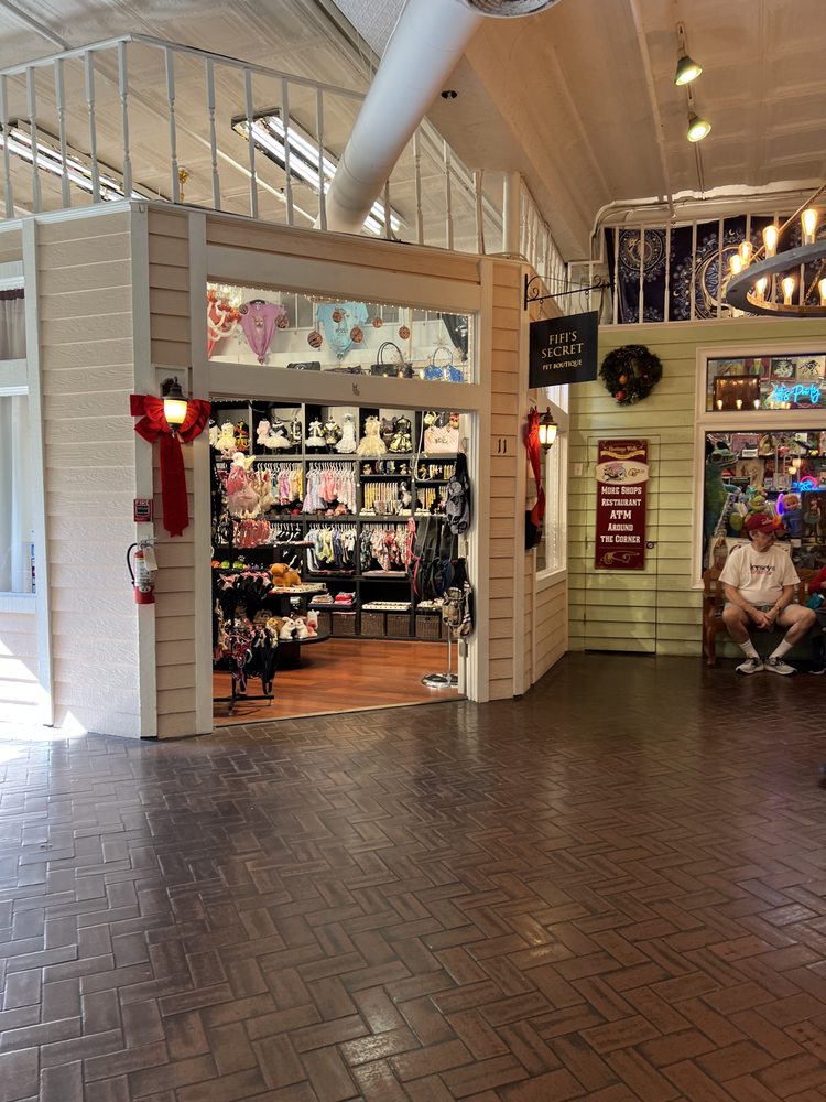 Fifi's Secret Pet Boutique Image