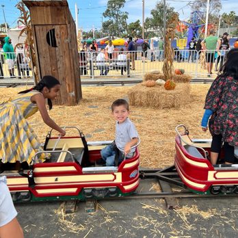 Pumpkin Station - Pumpkin Patches Near Me - Del Mar, California