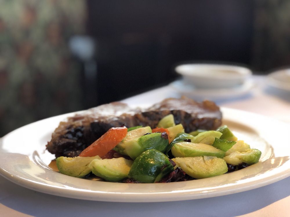 THE VAN’S RESTAURANT CLOSED Updated August 2024 706 Photos & 701