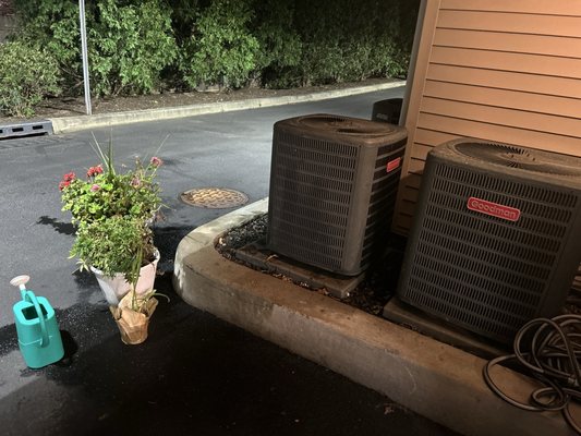 Mandell Plumbing & Heating Logo