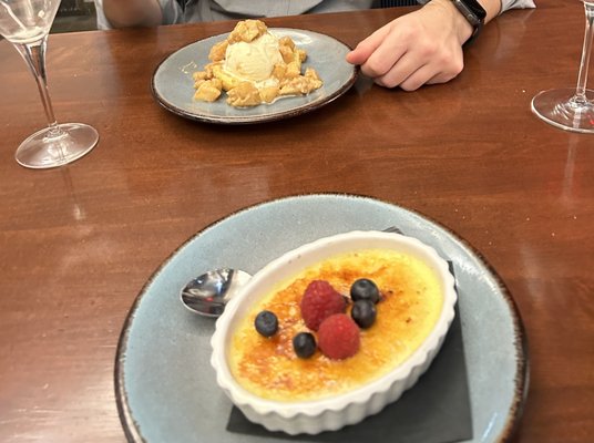 Mitchell's Fish Market by null