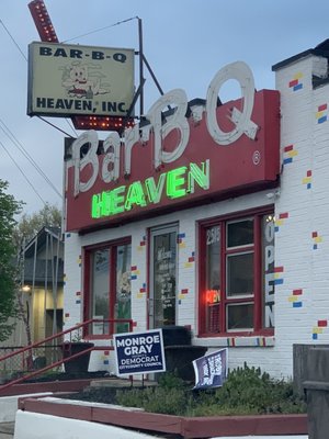 Bar-B-Q Heaven by null