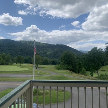 Raven Golf Club - Clubhouse view - Golf Near Me - Snowshoe, West Virginia Raven Golf Club - Clubhouse view - Golf Near Me - Snowshoe, West Virginia