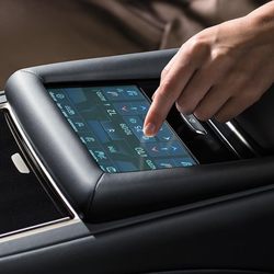 Leksius - Rear Seat Armrest Display