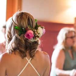 Willow Floral Design - Flower Crown. Photo: Justin Souza @ Photosjustso.com