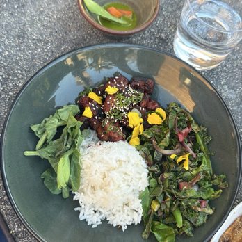 The Plot - Spicy korean bbq chickën bowl - Vegan Near Me - Costa Mesa, California The Plot - Spicy korean bbq chickën bowl - Vegan Near Me - Costa Mesa, California