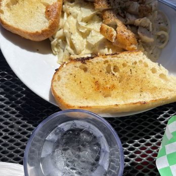 Sully's Bistro & Bar - Fettuccine Alfredo with chicken and bread - American Near Me - Suquamish, Washington Sully's Bistro & Bar - Fettuccine Alfredo with chicken and bread - American Near Me - Suquamish, Washington