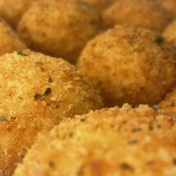 Della Cucina Italian Market & Catering
