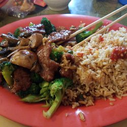 Chef Leo's - Oh man, seriously there aren't enough words. This picture doesn't do it justice. No MSGs, all fresh, big hunks of veggies and beef, YAUM!!!