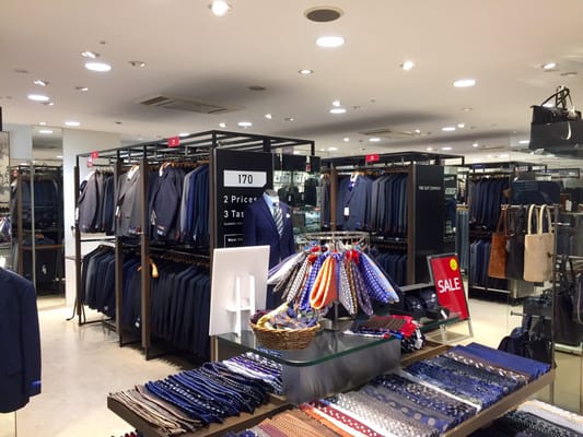 THE SUIT COMPANY／WHITE THE SUIT COMPANY Suitmeister Solid White 2 Piece Suit + Tie | Belk