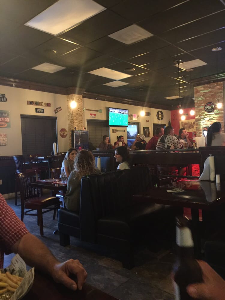 BUFFALO WING PUB Updated August 2024 11 Reviews 1895 E Grant St