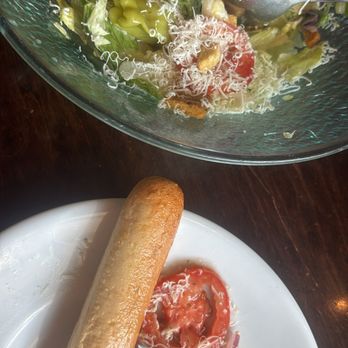 Olive Garden Italian Restaurant - Salad and breadsticks - Italian Near Me - Maple Grove, Minnesota Olive Garden Italian Restaurant - Salad and breadsticks - Italian Near Me - Maple Grove, Minnesota