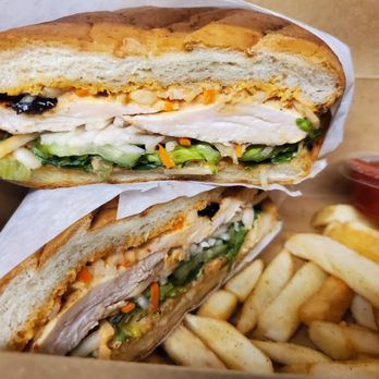 Las Palmas Cocina - Chicken Banh mi with french fries - Food Trucks Near Me - Los Angeles, California Las Palmas Cocina - Chicken Banh mi with french fries - Food Trucks Near Me - Los Angeles, California