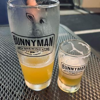 Bunnyman Brewing - Peach Berliner Weisse - Breweries Near Me - Fairfax, Virginia