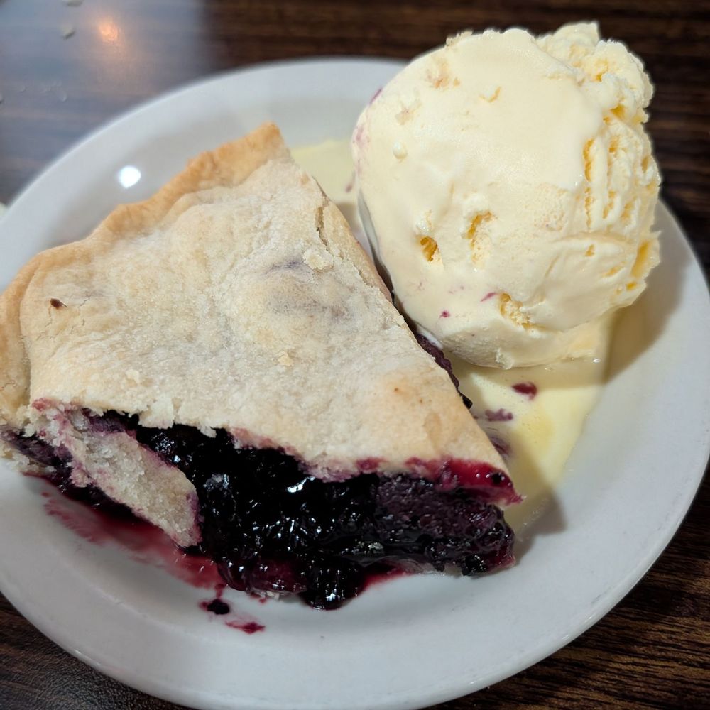 Wildberry Restaurant - Blackberry Pie - American Near Me - Ashford, Washington Wildberry Restaurant - Blackberry Pie - American Near Me - Ashford, Washington